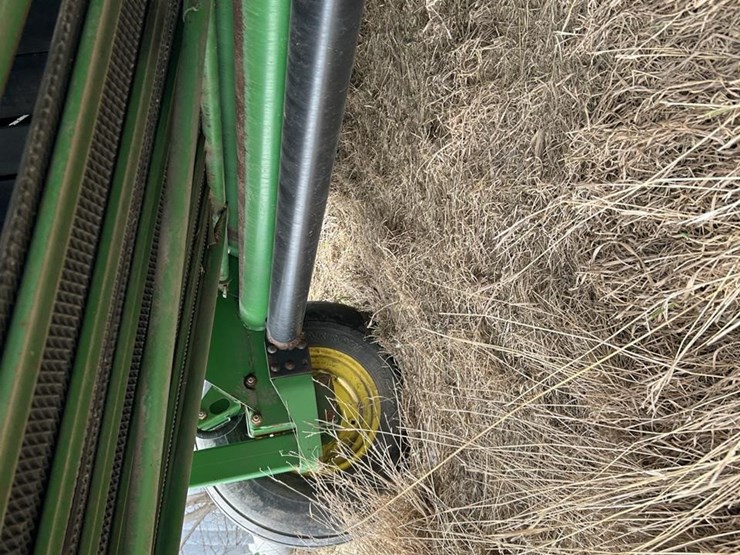 2002-john-deere-567-image-27