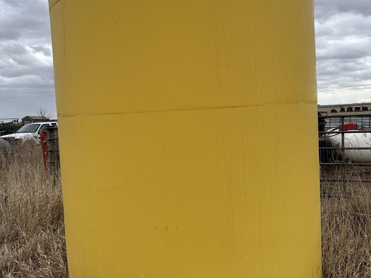 3,000-gallon-yellow-tanks-image-3