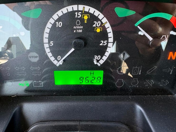 2024-john-deere-5060e-image-37