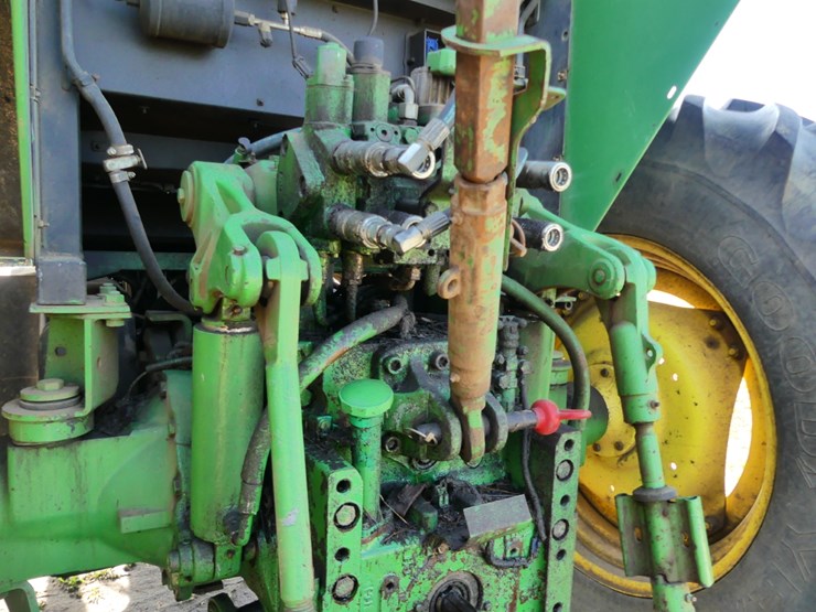 john-deere-6715-image-6