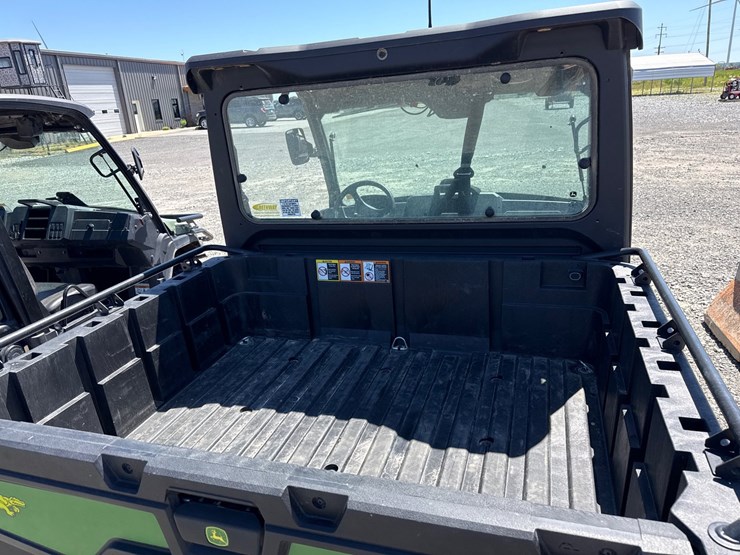2025-john-deere-gator-image-8