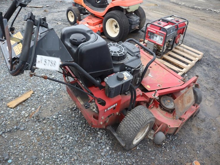 exmark-turf-tracer-walk-behind-s-series-mower-image-9