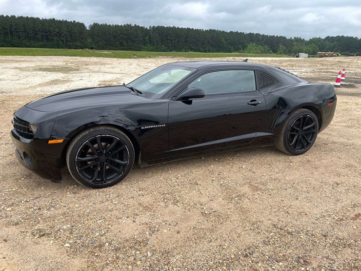 2013-chevrolet-camaro-ls-2-door-coupe-(190,120-miles)-image-1