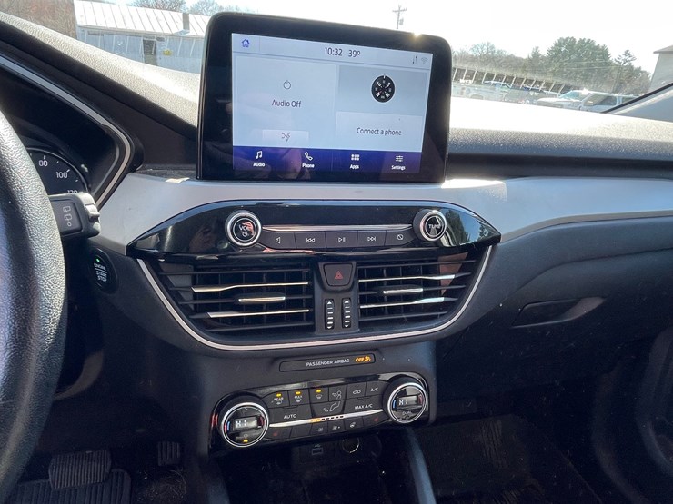 2021-ford-escape-image-38