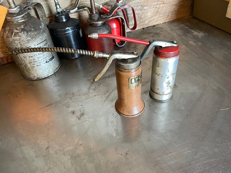 #1860-•-(6)-shop-oil-cans-image-2