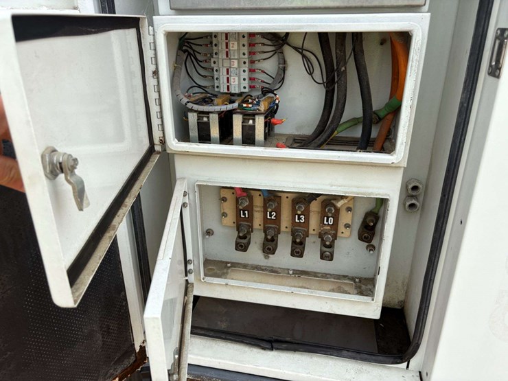 2012-aggreko-143-kw-skid-mounted-generator-image-17