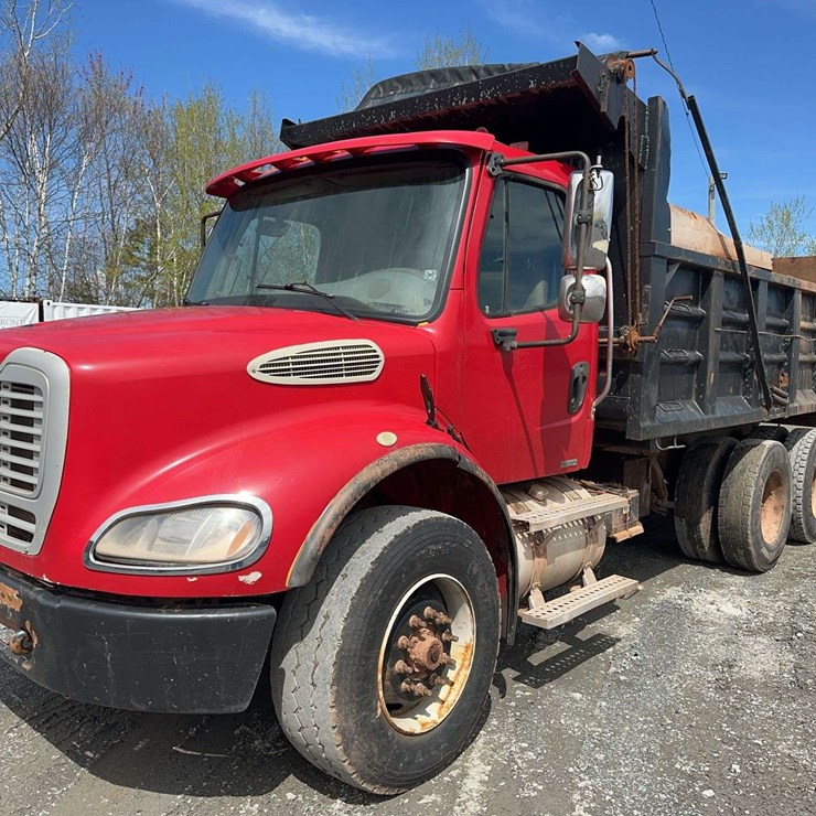 2006 FREIGHTLINER M2 106