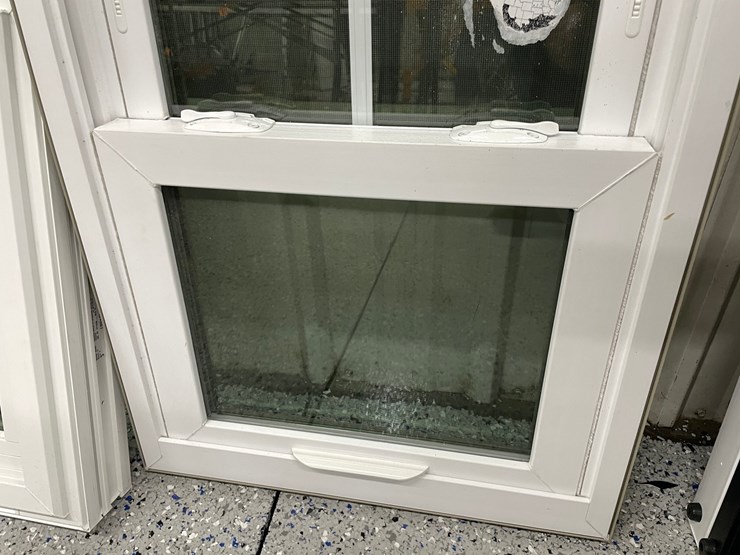 #8566-•-(1)-double-hung-window-image-5