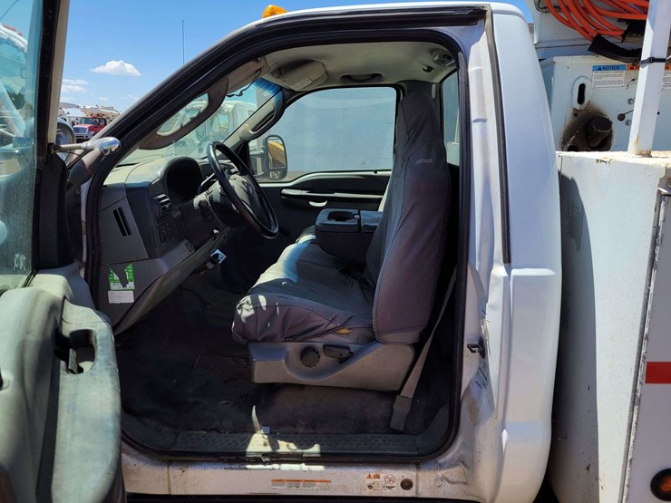 2007-ford-f550-image-15
