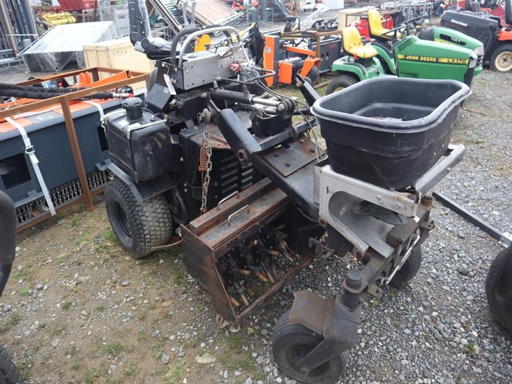 z-spray-stand-on-aerator-image-2
