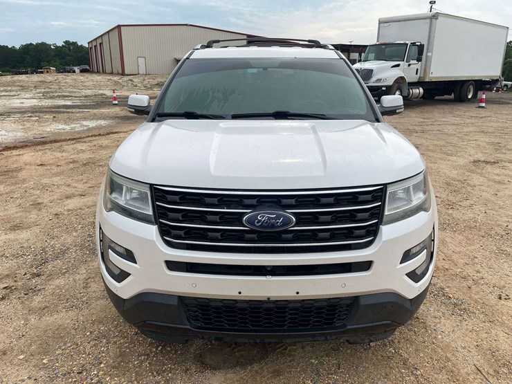 2017-ford-explorer-limited-image-5