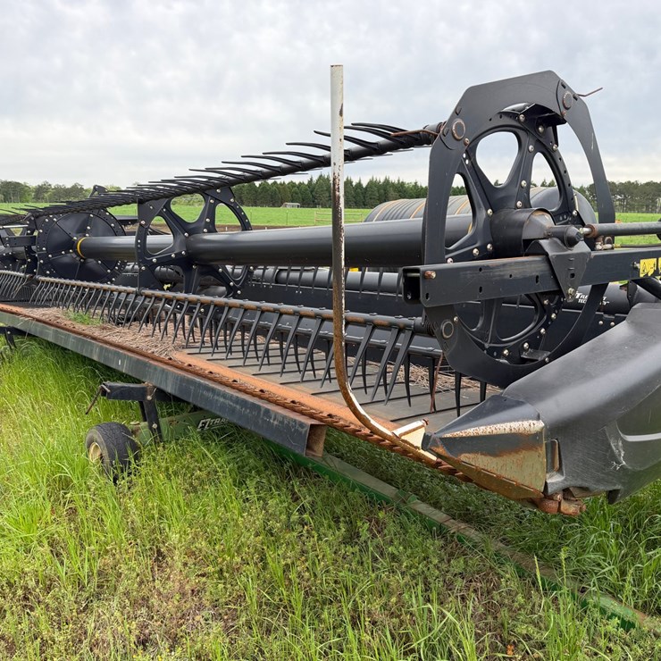 #528 • 2014 MacDon 35 Foot Platform Head