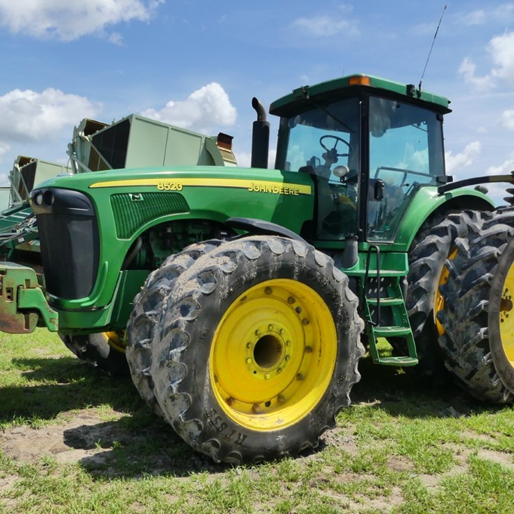JOHN DEERE 8520