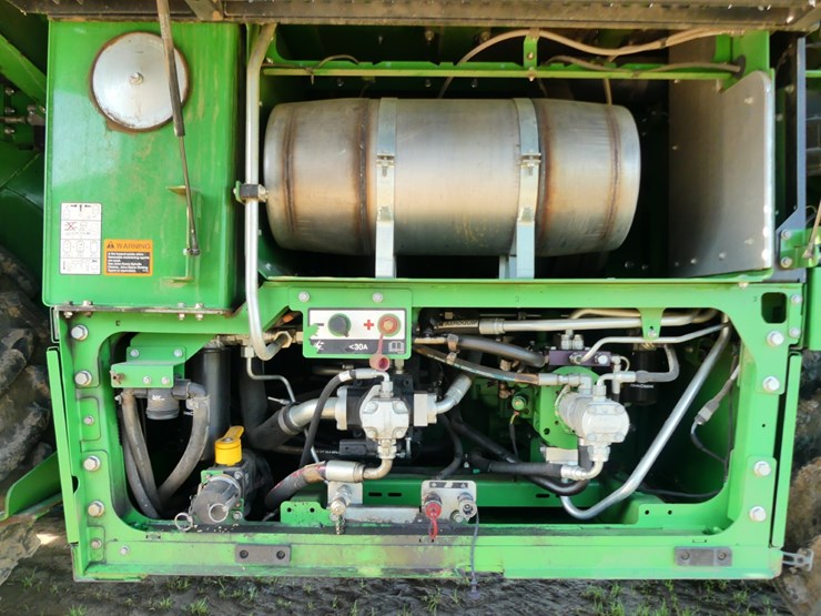 2020-john-deere-cp690-image-12