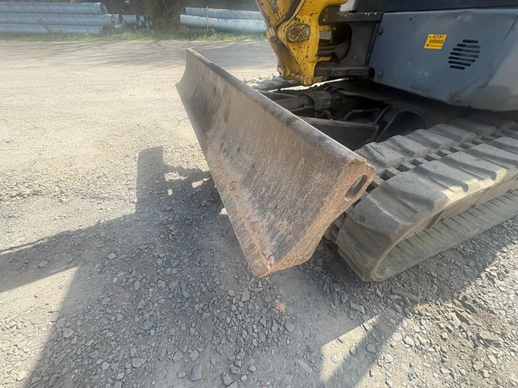 new-holland-e50b-image-39