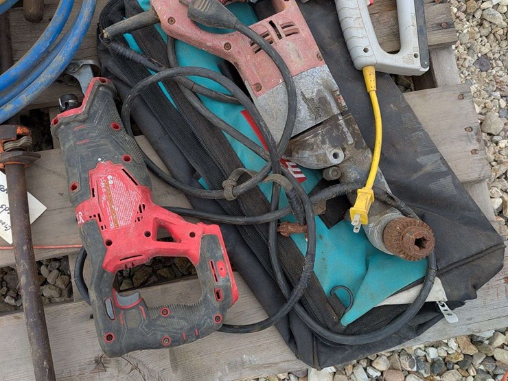 used-power-tools-and-woodworking-equipment-image-4