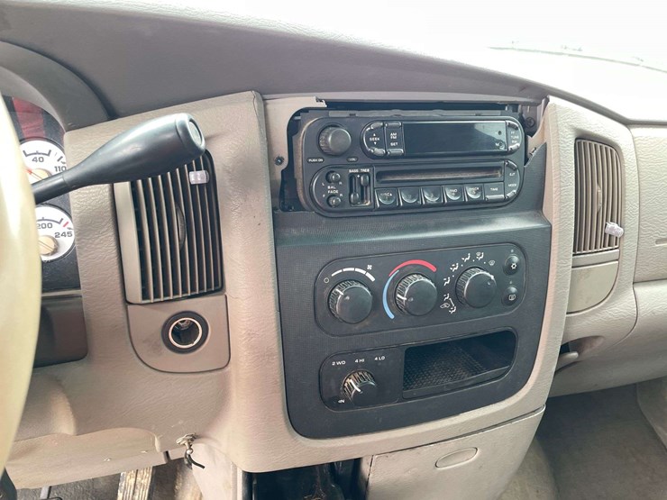 2004-dodge-ram-2500-image-13