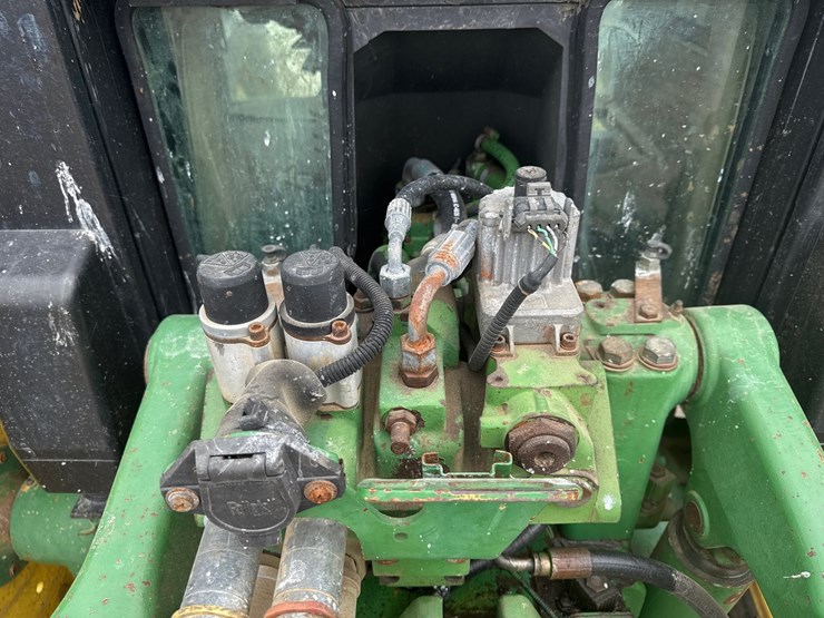 1993-john-deere-6400-image-11