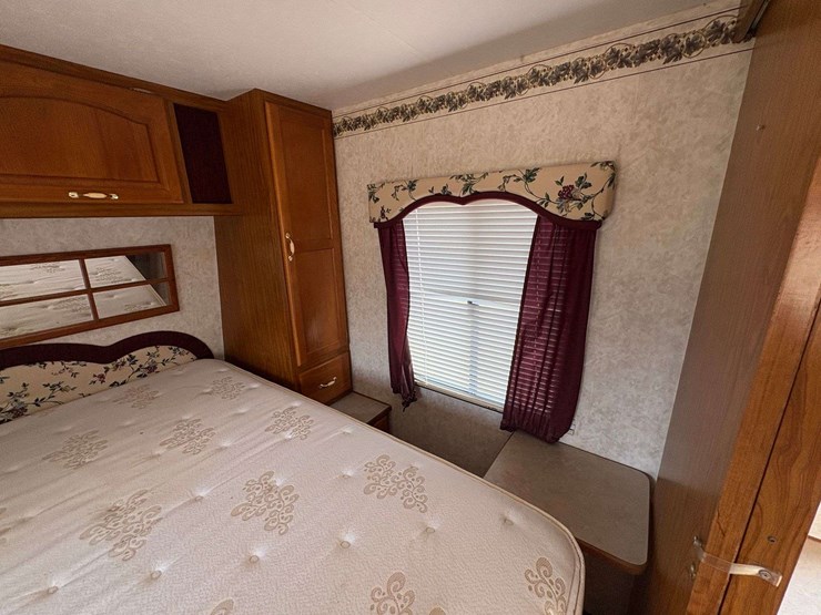 2004-citation-s27j-bumper-pull-travel-trailer-image-39