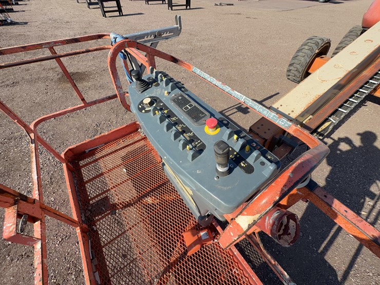 2000-jlg-600s-image-11
