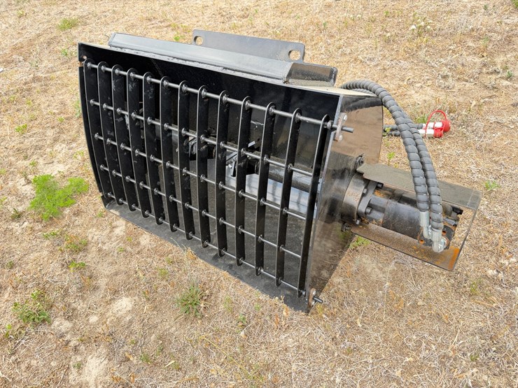 #611-•-hydraulic-mixing-bucket-for-mini-excavator-image-1