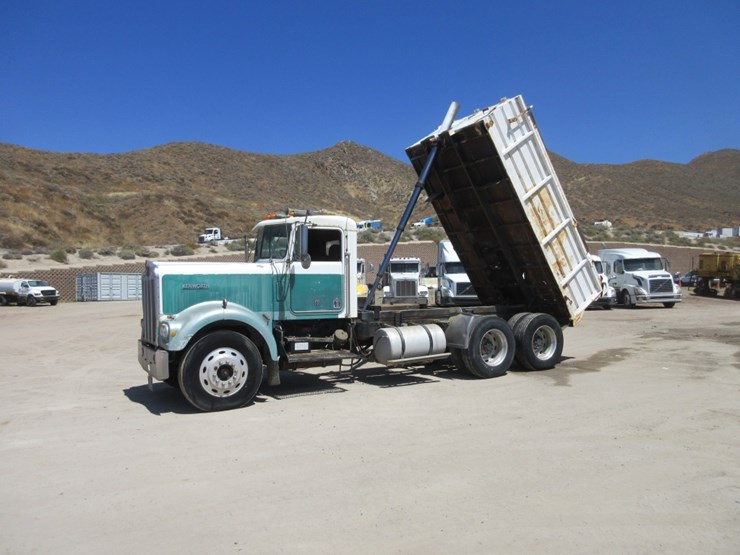 1981-kenworth-w900-image-15