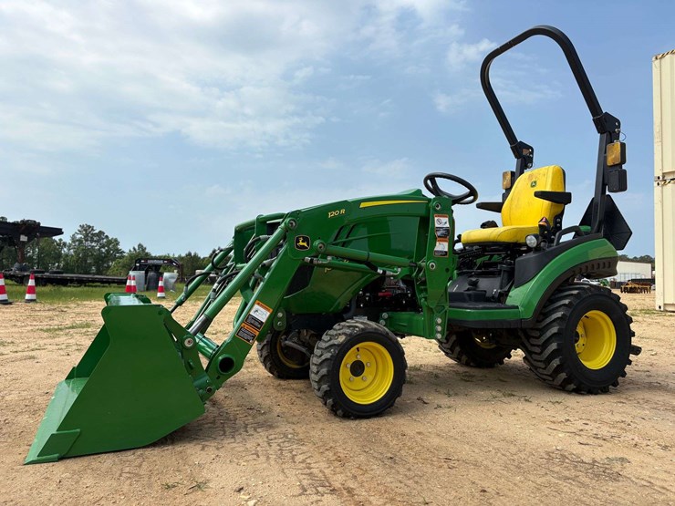 2025-john-deere-1025r-image-2