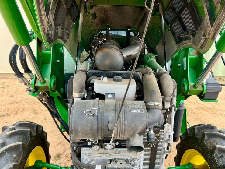 2025-john-deere-5055e-image-31