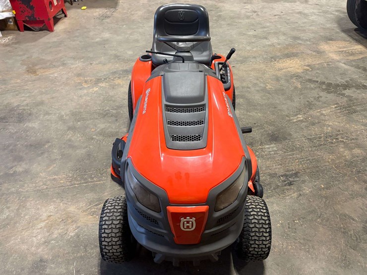 husqvarna-42"-riding-lawn-mower-image-5