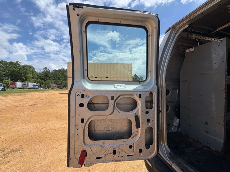 2009-utility-van-image-33