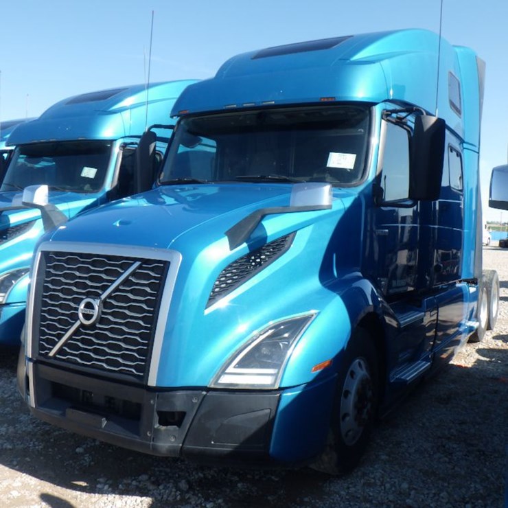 2019 VOLVO VNL860