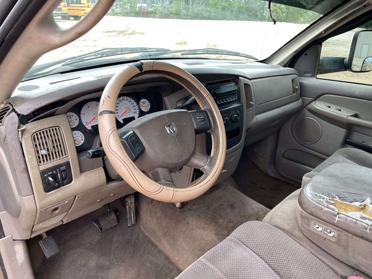 2004-dodge-ram-2500-image-11