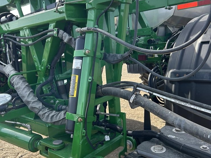 2020-john-deere-r4045-image-99