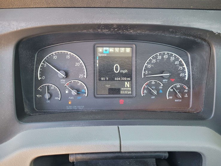 2019-freightliner-cascadia-116-image-23