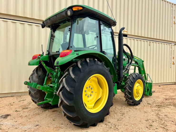 2025-john-deere-5055e-image-3