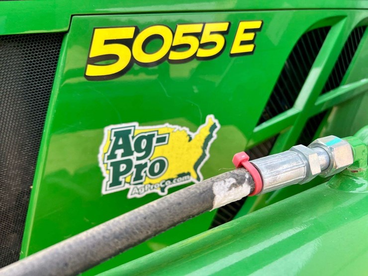 2025-john-deere-5055e-image-13