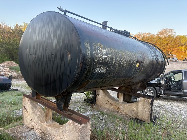 #23971-•-etnyre-17'-asphalt-tanker-image-3