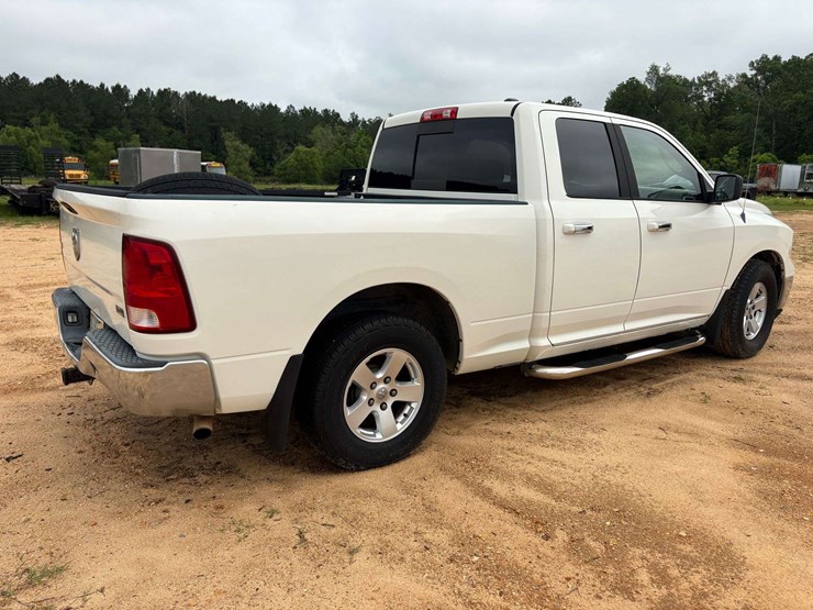2009-dodge-ram-1500-image-4