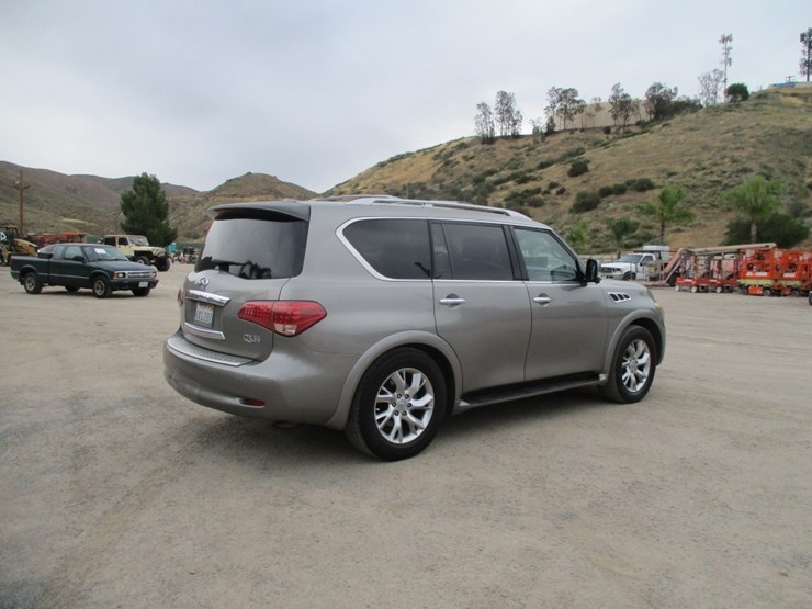 2012-infiniti-qx56-image-3