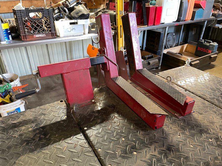 #1813-•-direct-lift-motorcycle/atv-air-actuated-lift-table-image-9