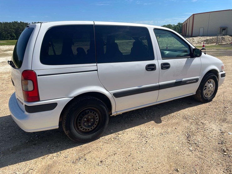 2004-chevrolet-venture-image-3