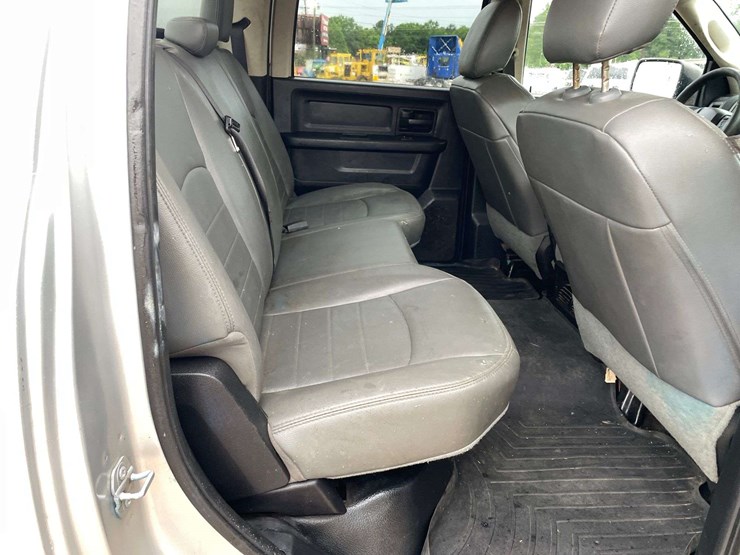 2016-dodge-ram-2500-image-16