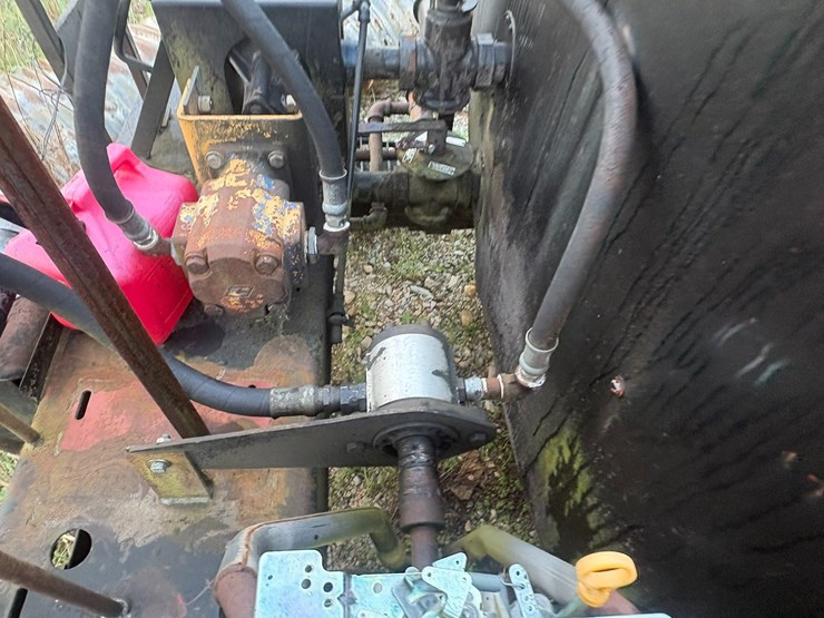 #23972-•-etnyre-8'-asphalt-tanker-image-13