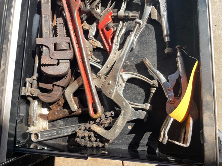 #1828-•-wrenches-and-vise-grip-pliers-image-3