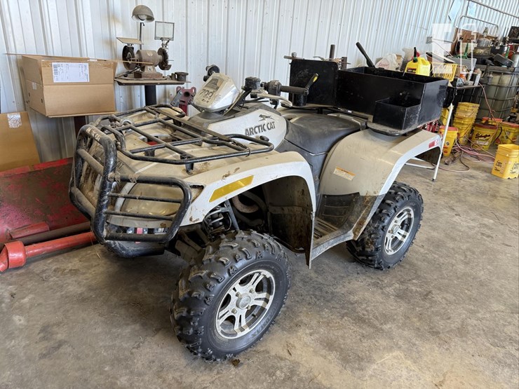 arctic-cat-700-image-1