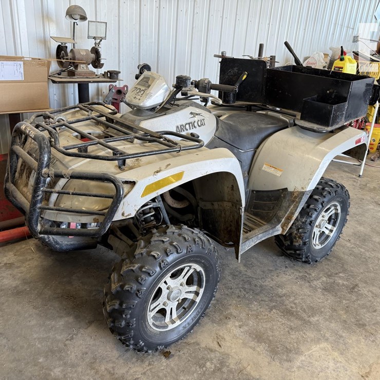 ARCTIC CAT 700