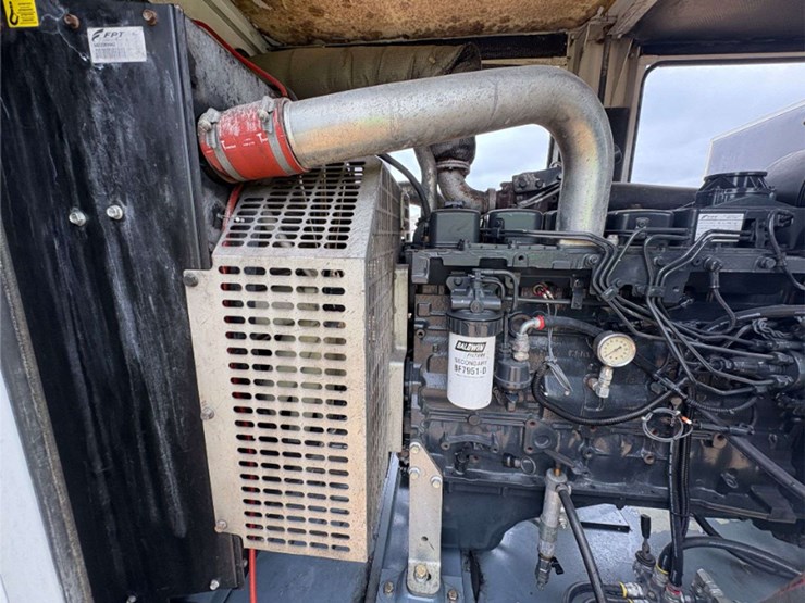 2012-aggreko-143-kw-skid-mounted-generator-image-25
