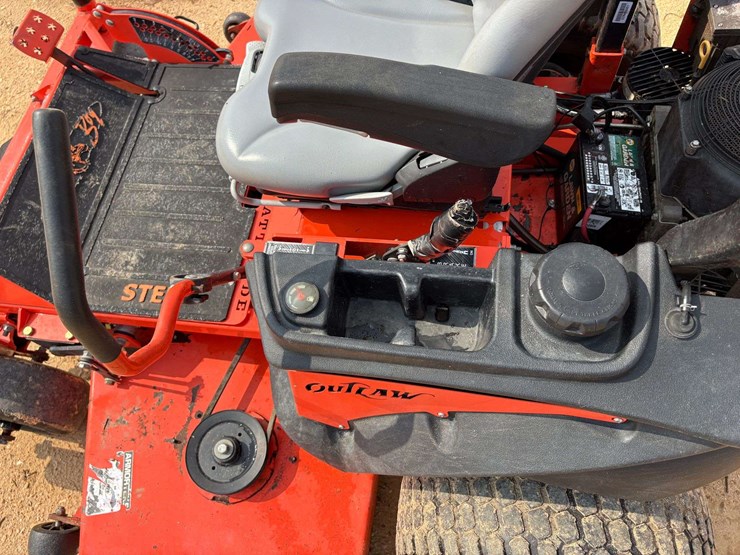 bad-boy-"outlaw"-72"-cut-zero-turn-lawn-mower-(1,403-hours)-image-11