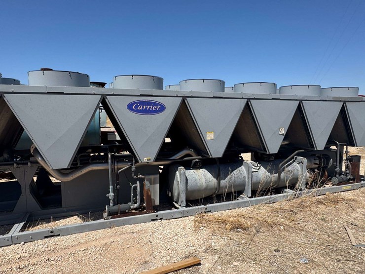 carrier-–-325-ton-air-cooled-chiller-image-1