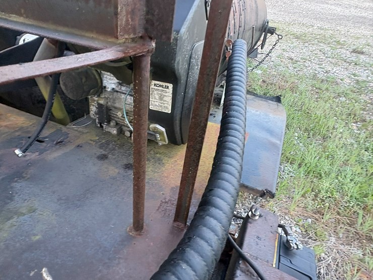 #23972-•-etnyre-8'-asphalt-tanker-image-10